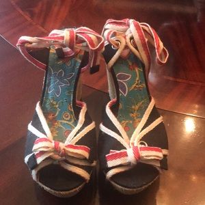 Rocket Dog Black Canvas Platform Sandals